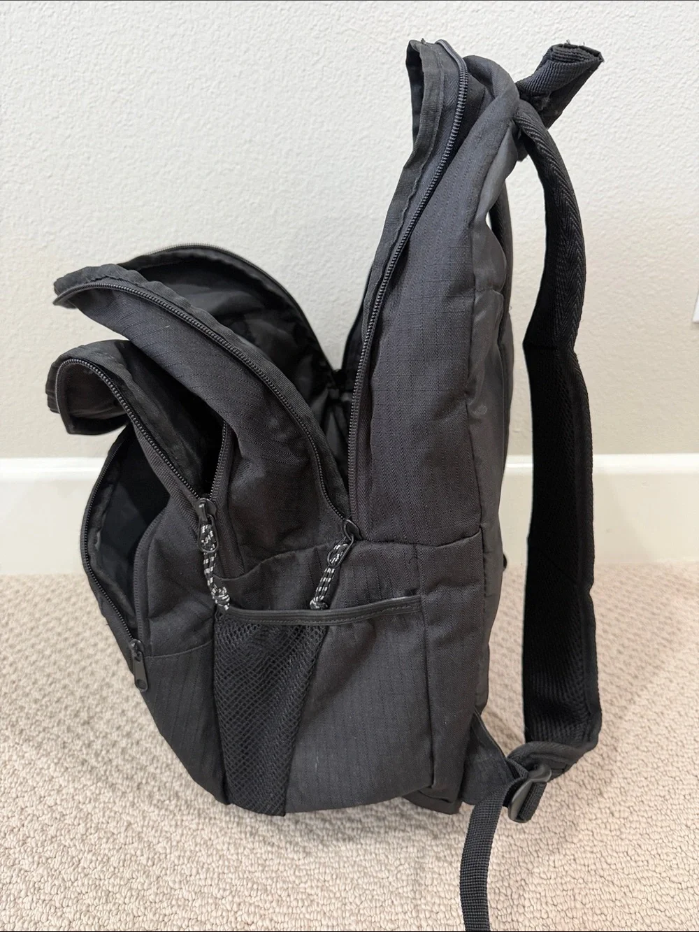 O'Neill Black Everyday Backpack with Front Zip Pocket